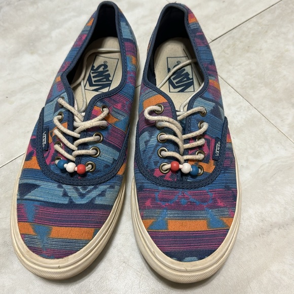 Colorful vans - Picture 2 of 4